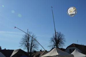 zobacz wyjatkowa fotorelacje z niedzieli palmowej w lipnicy murowanej to wlasnie tutaj zaledwie 50 km od krakowa odbywa sie najslynniejszy w polsce konkurs lipnickich palm wielkanocnych 3 300x199 - Niedziela Palmowa w Lipnicy Murowanej 2026: Rekordowe palmy i magia Małopolski pod Krakowem