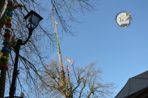 zobacz wyjatkowa fotorelacje z niedzieli palmowej w lipnicy murowanej to wlasnie tutaj zaledwie 50 km od krakowa odbywa sie najslynniejszy w polsce konkurs lipnickich palm wielkanocnych 45 300x199 - Niedziela Palmowa w Lipnicy Murowanej 2026: Rekordowe palmy i magia Małopolski pod Krakowem