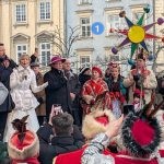 orszak trzech kroli w krakowie 2026 115 150x150 - Wspominamy Orszak Trzech Kr&oacute;li w Krakowie 2026 &ndash; Podsumowanie. Tłumy, smok i historyczne akcenty (ZDJĘCIA)