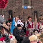 orszak trzech kroli w krakowie 2026 136 150x150 - Wspominamy Orszak Trzech Kr&oacute;li w Krakowie 2026 &ndash; Podsumowanie. Tłumy, smok i historyczne akcenty (ZDJĘCIA)