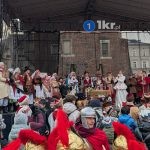 orszak trzech kroli w krakowie 2026 147 150x150 - Wspominamy Orszak Trzech Kr&oacute;li w Krakowie 2026 &ndash; Podsumowanie. Tłumy, smok i historyczne akcenty (ZDJĘCIA)