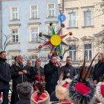 orszak trzech kroli w krakowie 2026 71 150x150 - Wspominamy Orszak Trzech Kr&oacute;li w Krakowie 2026 &ndash; Podsumowanie. Tłumy, smok i historyczne akcenty (ZDJĘCIA)