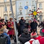 orszak trzech kroli w krakowie 2026 76 150x150 - Wspominamy Orszak Trzech Kr&oacute;li w Krakowie 2026 &ndash; Podsumowanie. Tłumy, smok i historyczne akcenty (ZDJĘCIA)