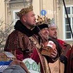 orszak trzech kroli w krakowie 2026 82 150x150 - Wspominamy Orszak Trzech Kr&oacute;li w Krakowie 2026 &ndash; Podsumowanie. Tłumy, smok i historyczne akcenty (ZDJĘCIA)