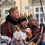 orszak trzech kroli w krakowie 2026 83 150x150 - Wspominamy Orszak Trzech Kr&oacute;li w Krakowie 2026 &ndash; Podsumowanie. Tłumy, smok i historyczne akcenty (ZDJĘCIA)