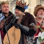 orszak trzech kroli w krakowie 2026 95 150x150 - Wspominamy Orszak Trzech Kr&oacute;li w Krakowie 2026 &ndash; Podsumowanie. Tłumy, smok i historyczne akcenty (ZDJĘCIA)